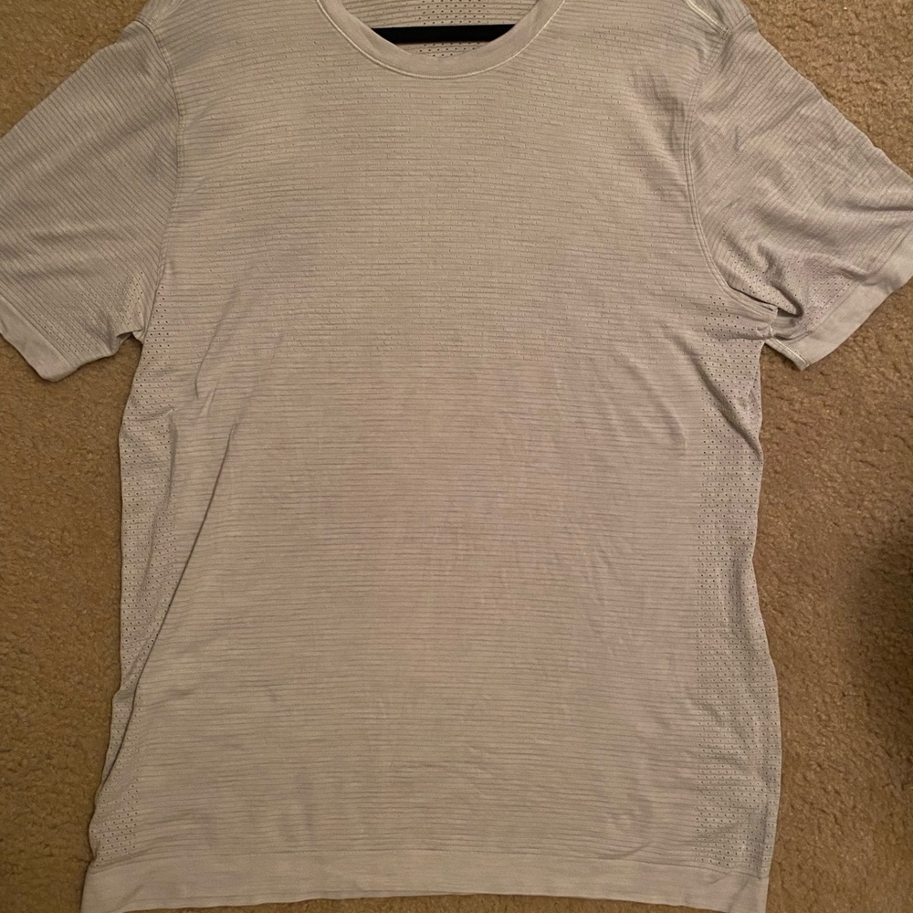 Lululemon metal vent tech